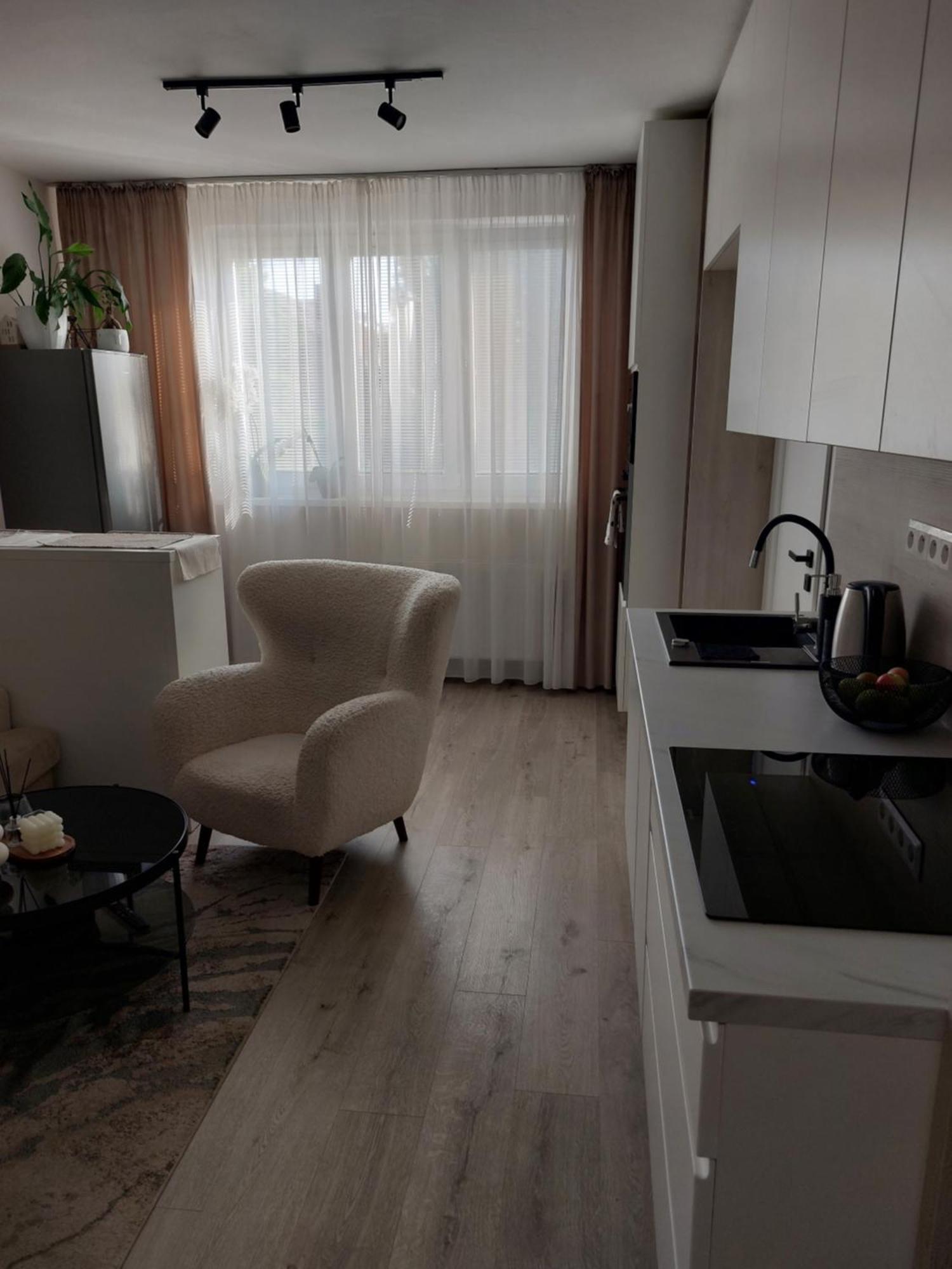 M&M Apartman Тренчин Экстерьер фото